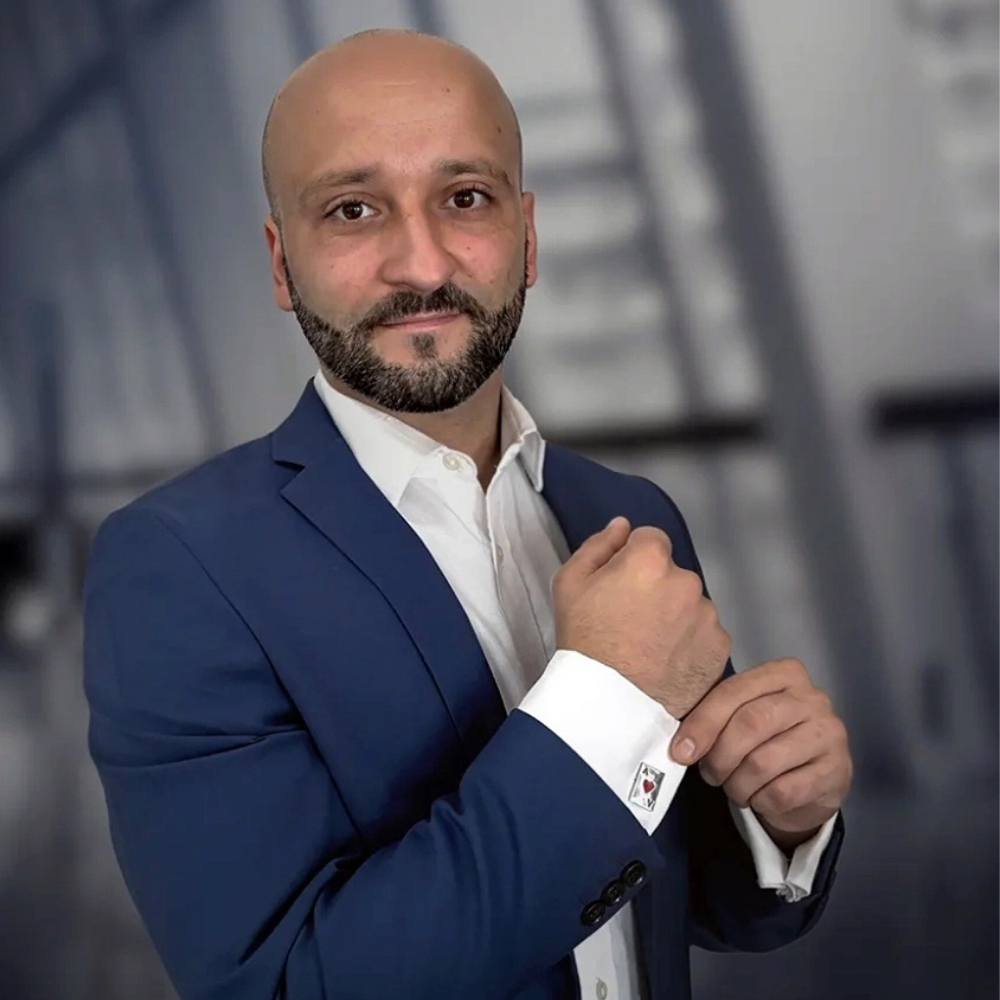 Zdeněk Svoboda     /    Obchodní Manažer  777 454 151